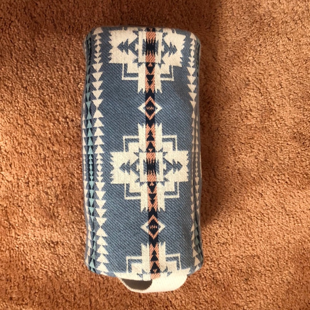 Pendleton cosmetic bag like new blue pattern